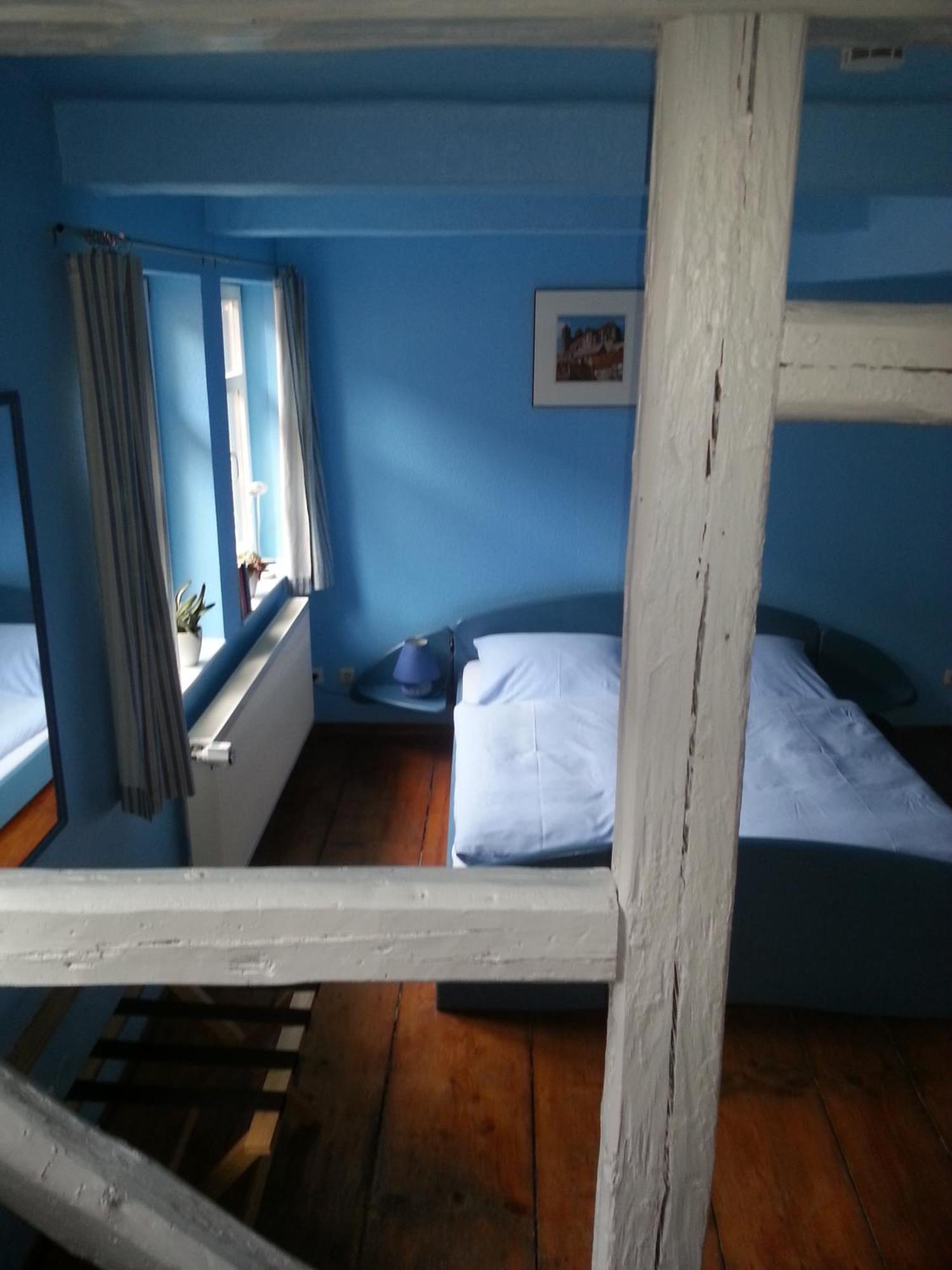 Fachwerkhotel - Ferienhaeuser Vorhof Zur Hoelle Кведлинбург Екстериор снимка